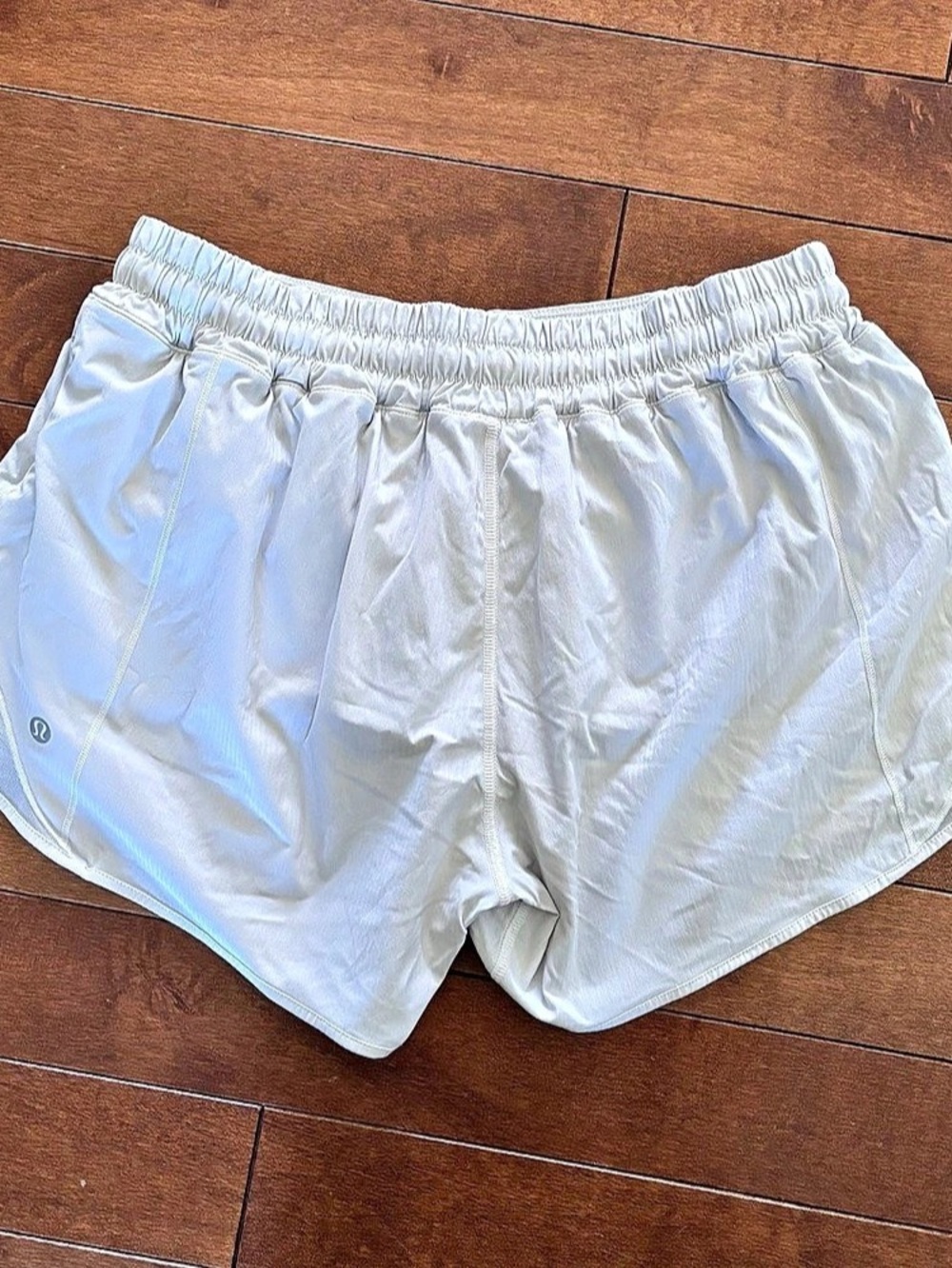 lululemon hotty hot White Athletic Shorts Size 10